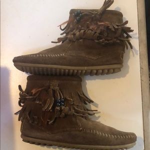 Minnetonka ankle boots with feathers and beads